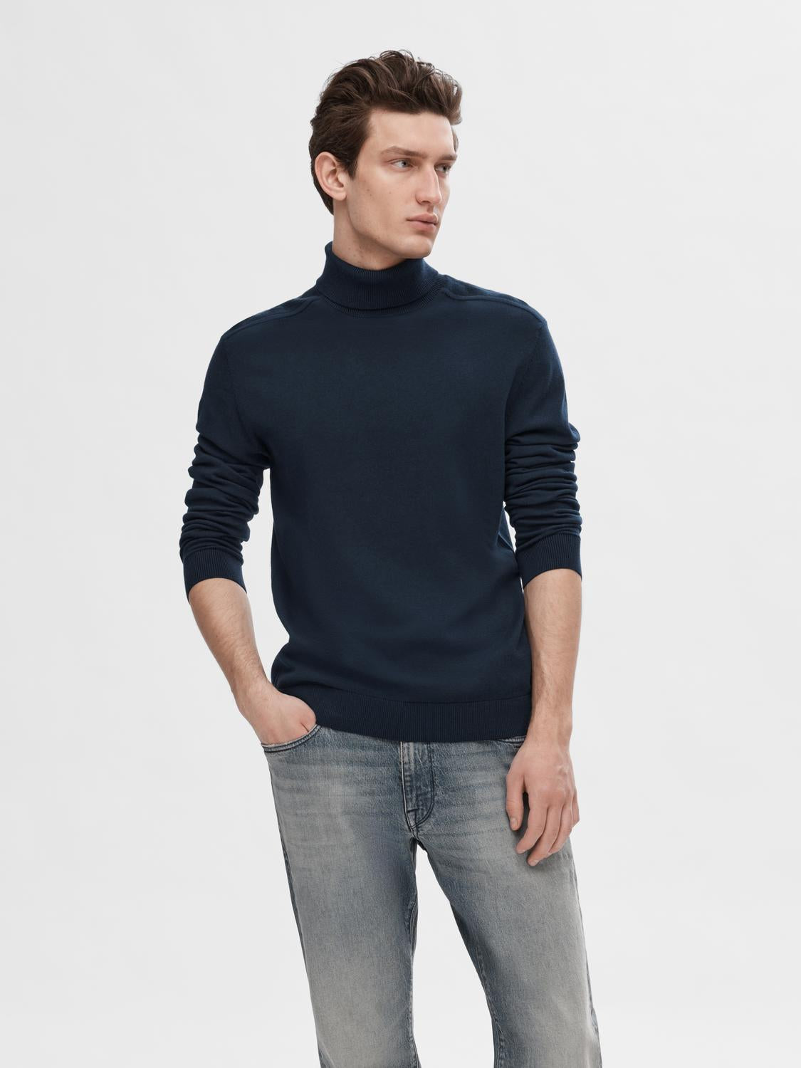 model_shot-front
